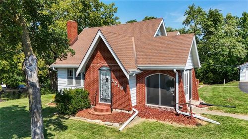 3210 Steele Rd, Kansas City, KS, 66106-4264 | Card Image