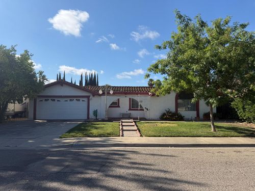414 Vicki Lynn Ln, Patterson, CA, 95363-2137 | Card Image