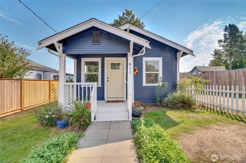 911 Hunt Avenue S, Sumner, WA, 98390 | Card Image