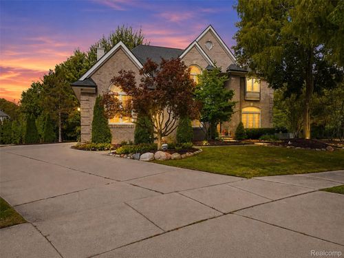 22099 Barclay Ct, Novi, MI, 48374-3876 | Card Image