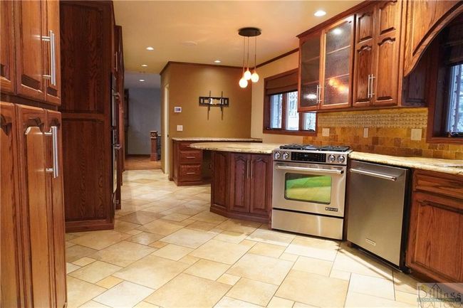 105 Lyndale Ave, House other with 4 bedrooms, 5 bathrooms and null parking in Glendive MT | Image 9