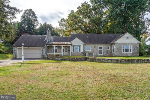 1742 Old Philadelphia Pike, LANCASTER, PA, 17602-2636 | Card Image