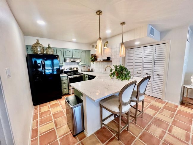 Freshly Updated Kitchen w/Quartz Counters | Image 6