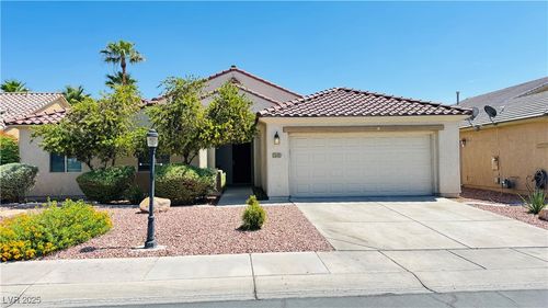 3846 Waynesvill St, Las Vegas, NV, 89122-4732 | Card Image