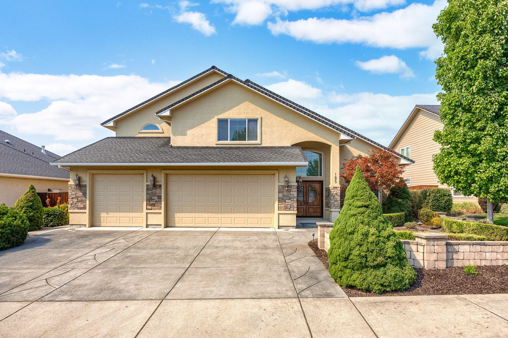 Bellerive Dr, Eagle Point, OR 97524