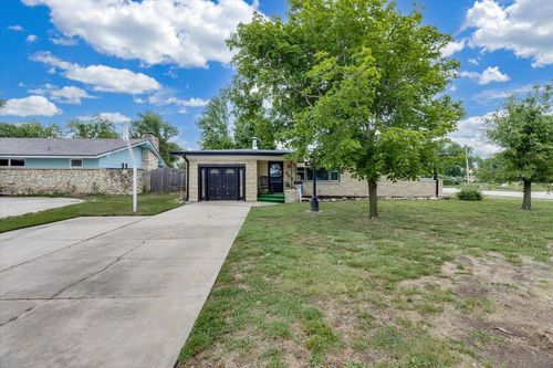 528 Sweezy St, Halstead, KS, 67056-2174 | Card Image