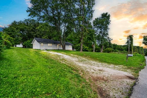 595 Johns Ford Rd, Sparta, MO, 65753-8986 | Card Image