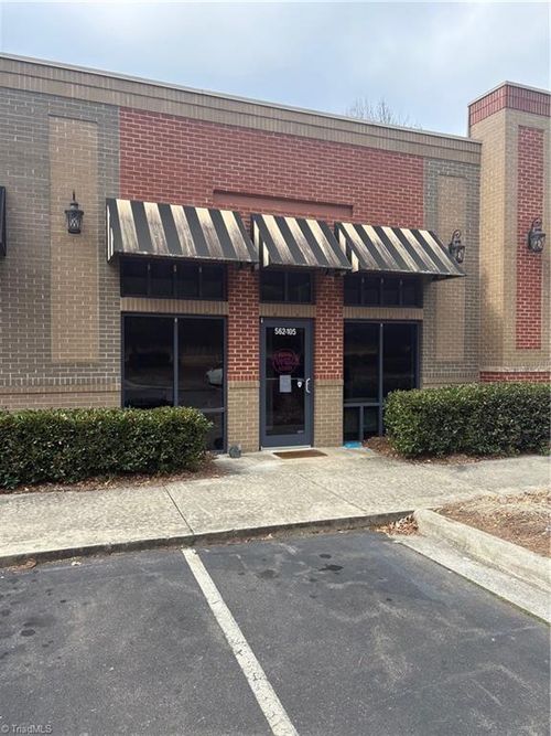 562 Valley Rd, Mocksville, NC, 27028-2091 | Card Image