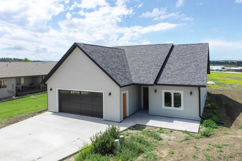 1996 Spruce Ln, Belle Fourche, SD, 57717-2099 | Card Image