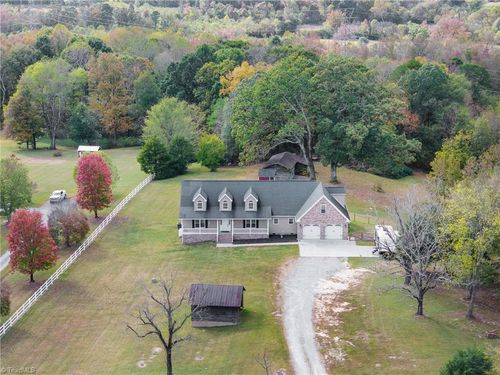 373 Luna Ln, Clemmons, NC, 27012-7369 | Card Image