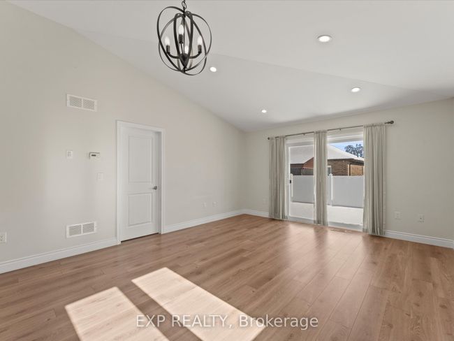 2540 Pillette Rd, House attached with 2 bedrooms, 2 bathrooms and 2 parking in Windsor ON | Image 14