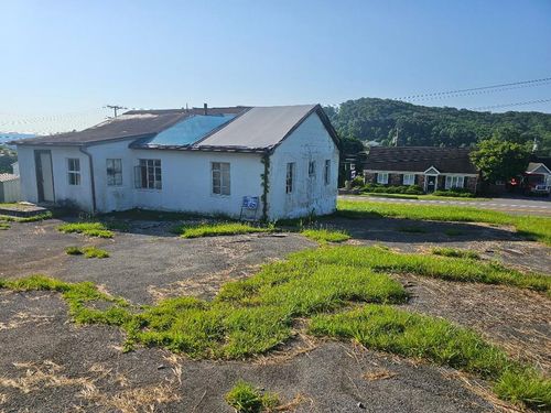 930 New Hope Rd, Princeton, WV, 24740-2290 | Card Image