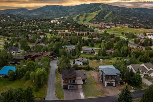 1960 Montview Ln, Steamboat Springs, CO, 80487-9089 | Card Image