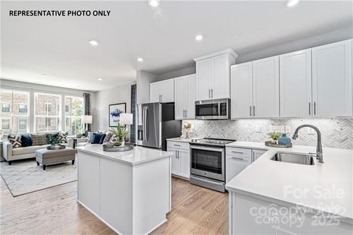 2007a-6019 Fonsac Ln, Charlotte, NC, 28217-3717 | Card Image