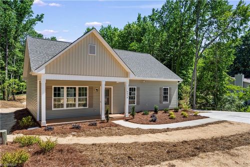 5575 Marty Ln, Clemmons, NC, 27012-8340 | Card Image