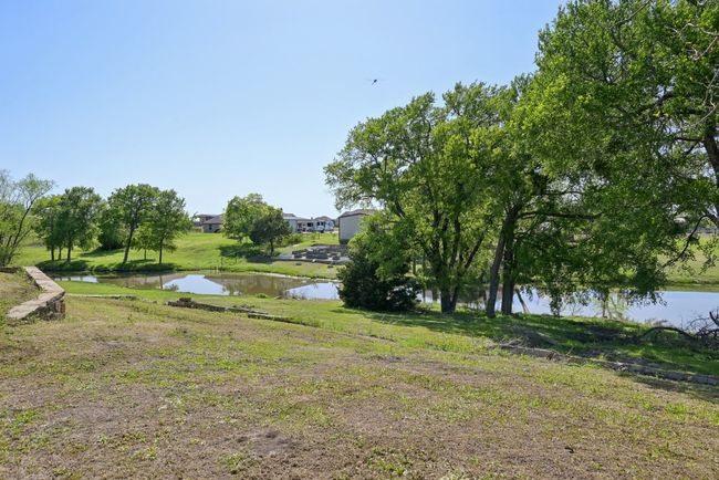 Yard & Pond | Image 29