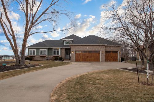 820 E Saint Andrews Cir, Dakota Dunes, SD, 57049-5102 | Card Image