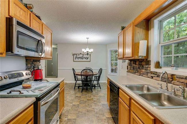 77 Old Brock Rd, House other with 3 bedrooms, 2 bathrooms and 4 parking in rockmart GA | Image 13
