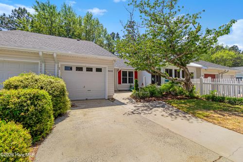 3803 Galantis Dr, Morehead City, NC, 28557-4311 | Card Image