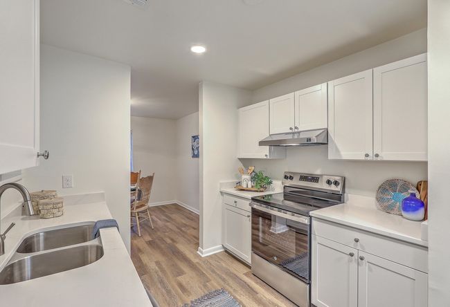 White cabinets | Image 9
