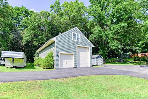 4 Kristen Leah Ln, Salisbury Mills, NY, 12577-5325 | Card Image