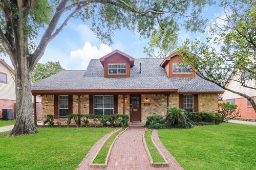 8322 Edgemoor Dr, Houston, TX, 77036-5610 | Card Image