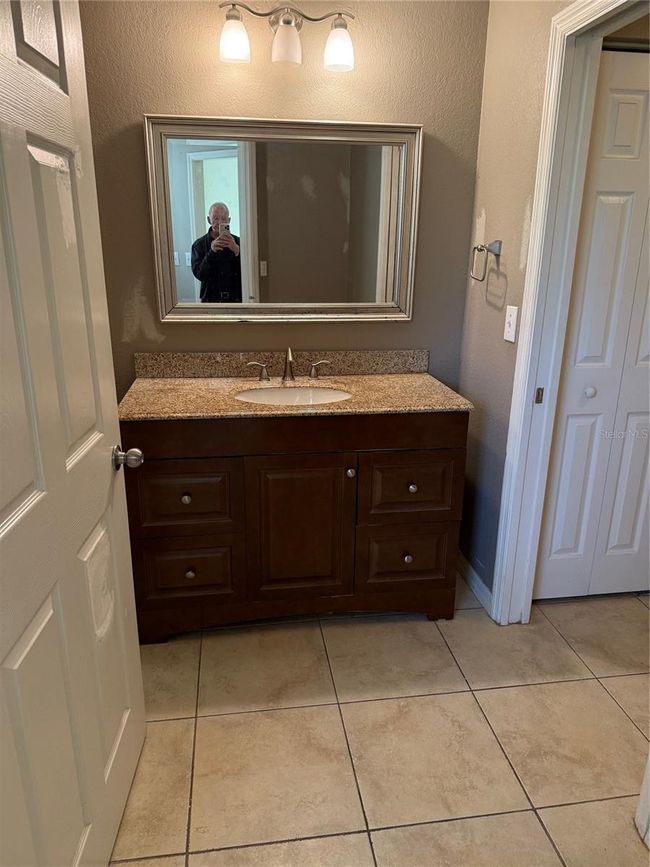 Bathroom Vanity | Image 14