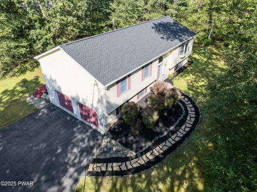 185 Iroquois Trl, Milford, PA, 18337-9025 | Card Image