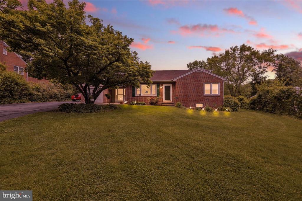 Oley Turnpike Rd, Reading, PA 19606