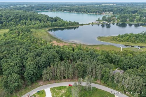 17163 Spruce Cove Trl, Gowen, MI, 49326-9555 | Card Image