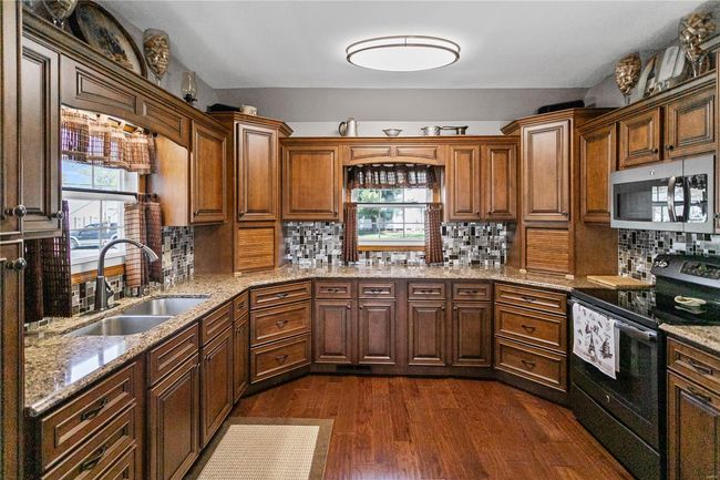 708 N Giddings Ave, House other with 3 bedrooms, 2 bathrooms and 2 parking in Jerseyville IL | Image 23