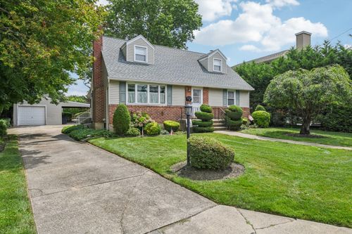 91 Dewey Ave, Albertson, NY, 11507-1703 | Card Image