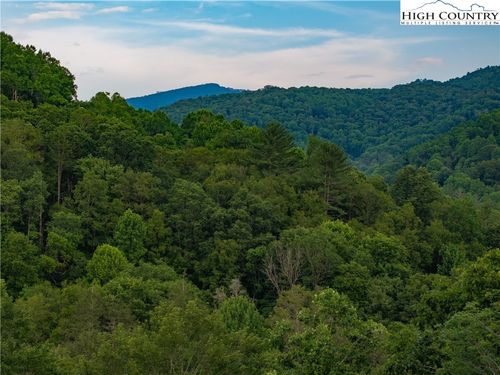 124 Springwater Lane, Banner Elk, NC, 28604 | Card Image