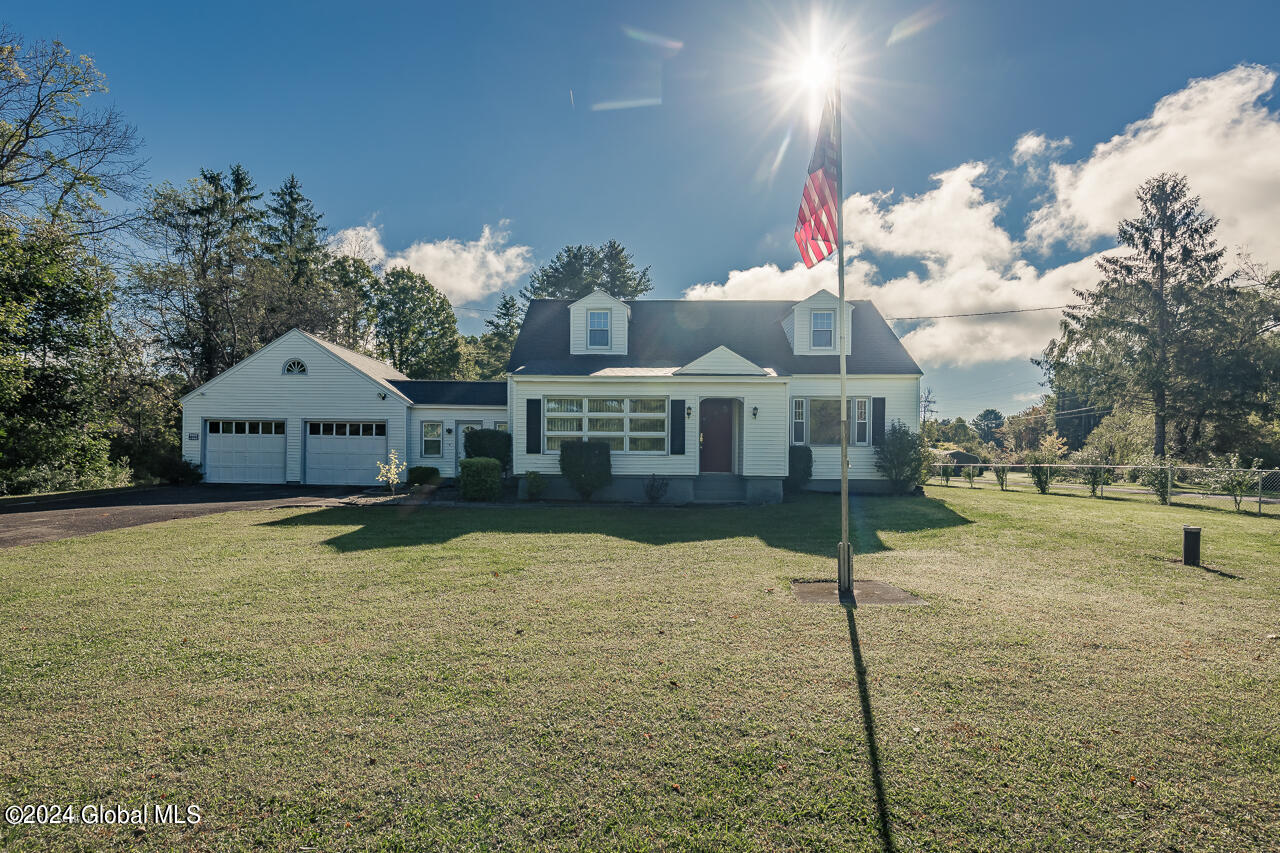 Midline Rd, Amsterdam, NY 12010