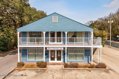 2005 Government St, Ocean Springs, MS, 39564-3934 | Card Image