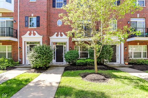 11910 Riley Dr, Zionsville, IN, 46077-7221 | Card Image