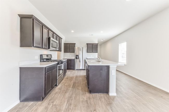 You will love cooking in this kitchen. | Image 12