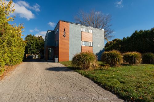 139 Godfrey Dr, London, ON, N5V2E8 | Card Image