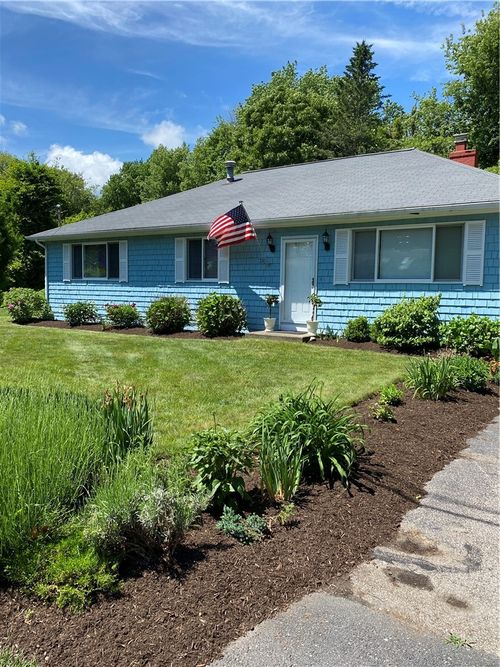 20 Onondega Rd, Narragansett, RI, 02882-1131 | Card Image