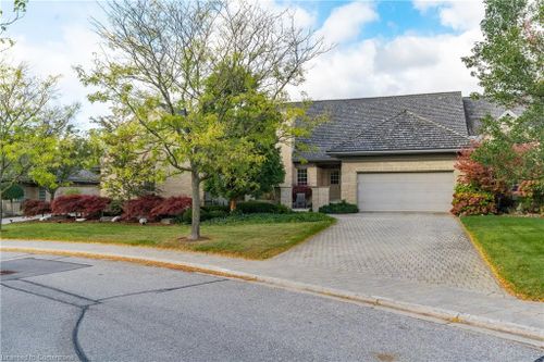 9-260 Deer Ridge Dr, Kitchener, ON, N2P2M3 | Card Image