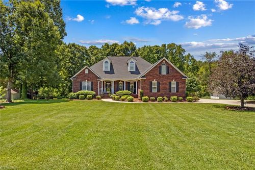 276 Falcon Crest Ln, Salisbury, NC, 28147-7999 | Card Image