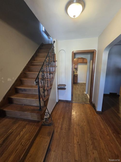 17214 Ohio St, Detroit, MI, 48221-2573 | Card Image