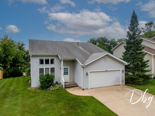 1017 Oaktree Trl, Lake Villa, IL, 60046-7554 | Card Image