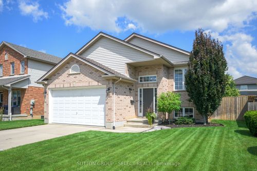 83 Middlesex Dr, Strathroy, ON, N7G4G5 | Card Image