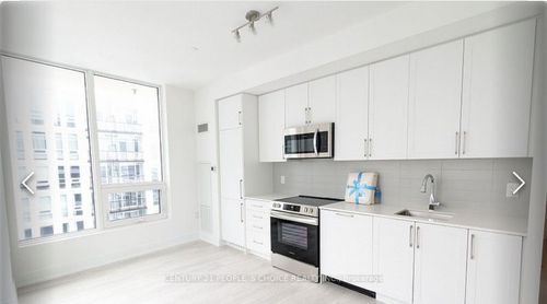 630-2450 Old Bronte Rd, Oakville, ON, L6M5P6 | Card Image