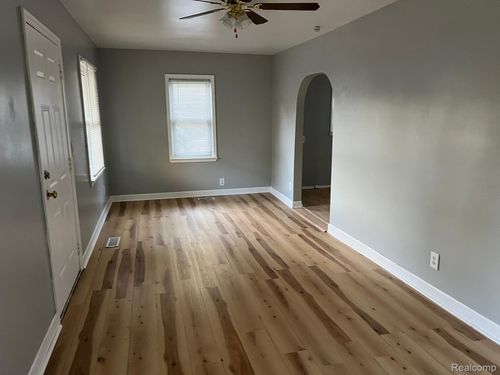 25548 Powers Ave, Dearborn Heights, MI, 48125-1735 | Card Image