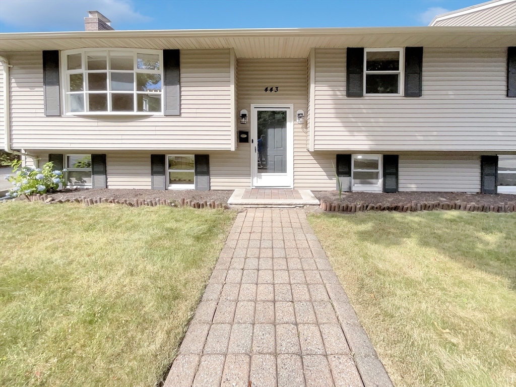 Lowell St, Peabody, MA 01960