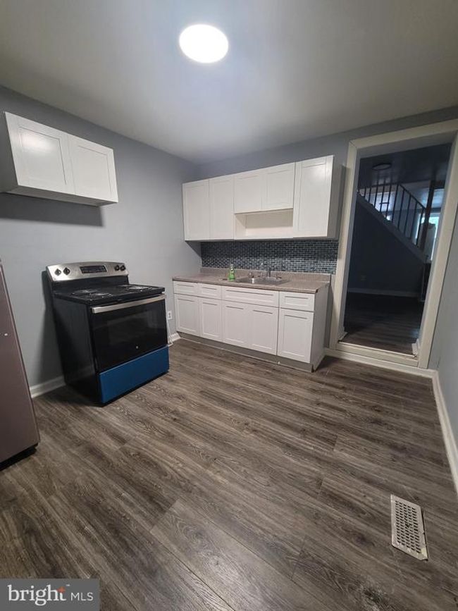 813 S 9 Th St, Home with 2 bedrooms, 1 bathrooms and null parking in CAMDEN NJ | Image 11