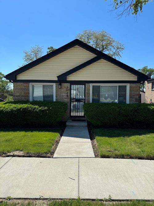 1116 Cernan Dr, Bellwood, IL, 60104-2439 | Card Image