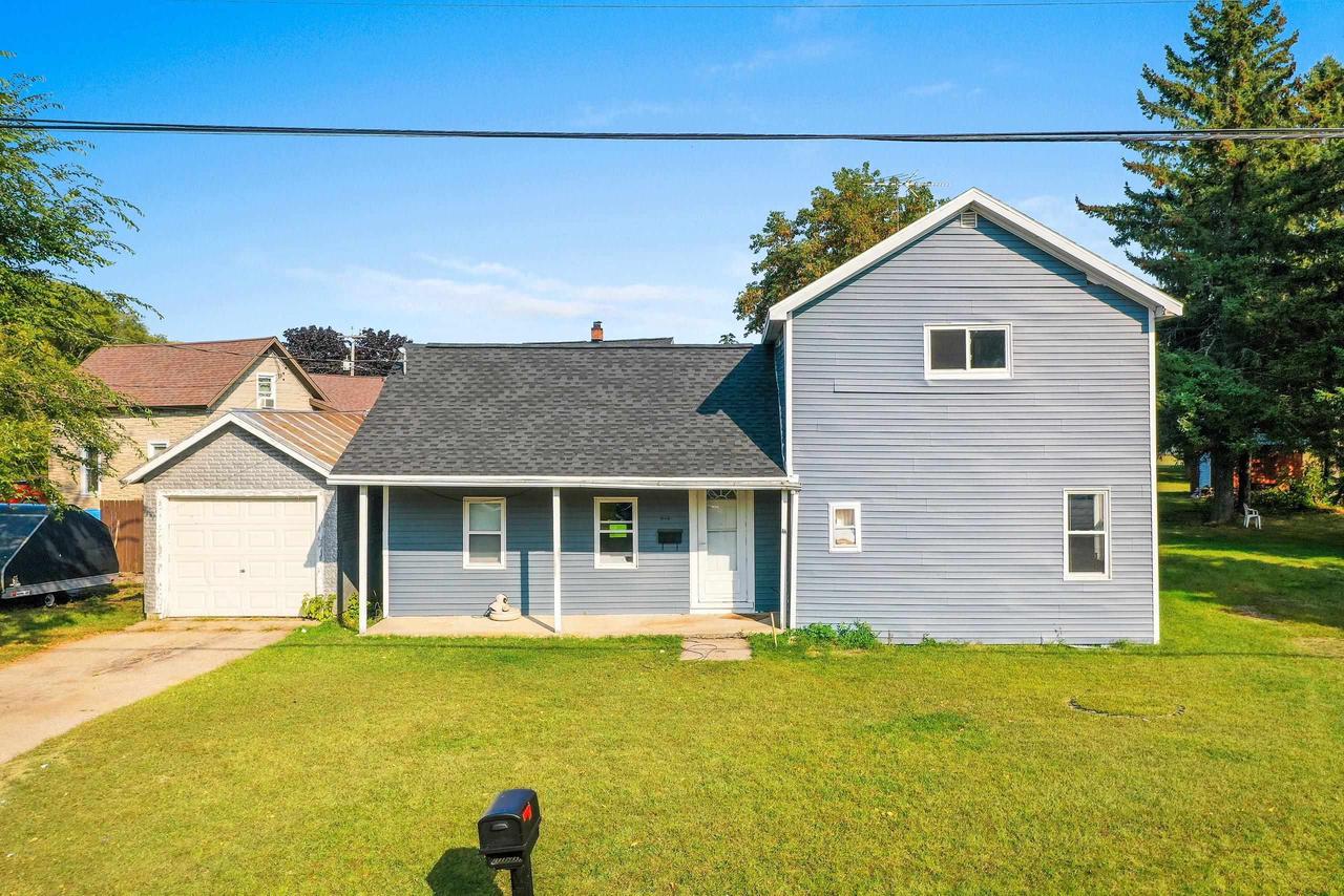 Pine Ave, Oconto, WI 54153